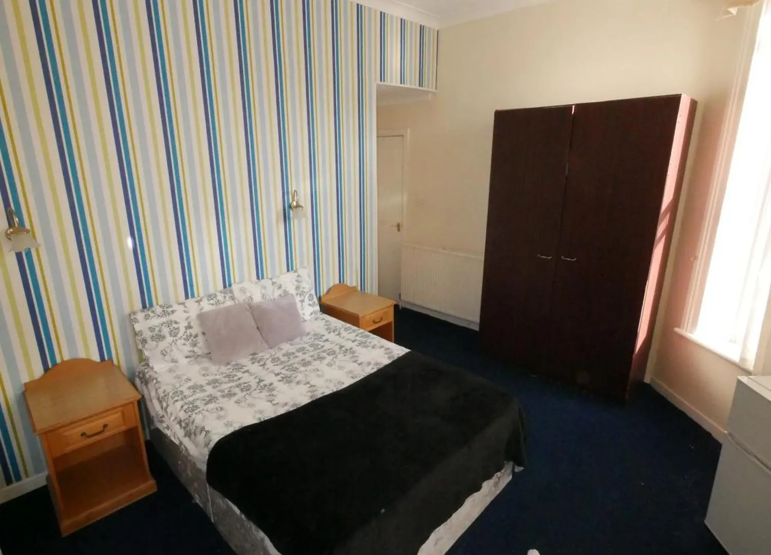 Bourne Hall Annexe ボーンマス