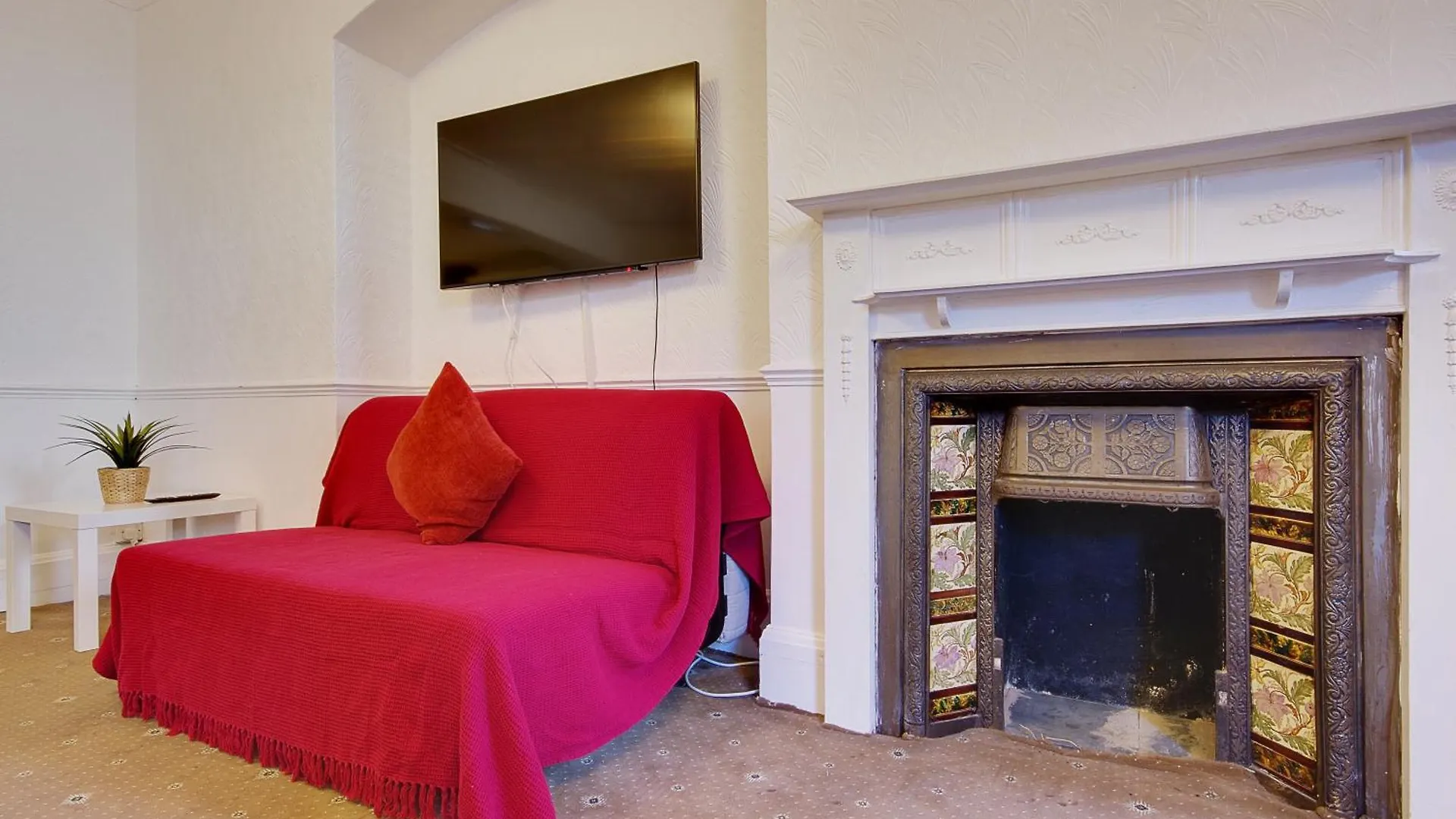 Bourne Hall Annexe ボーンマス ホテル